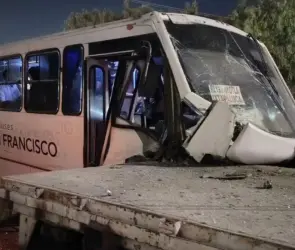 Tragedia en Los Reyes La Paz: choque de autobús deja múltiples heridos; el conductor huyó