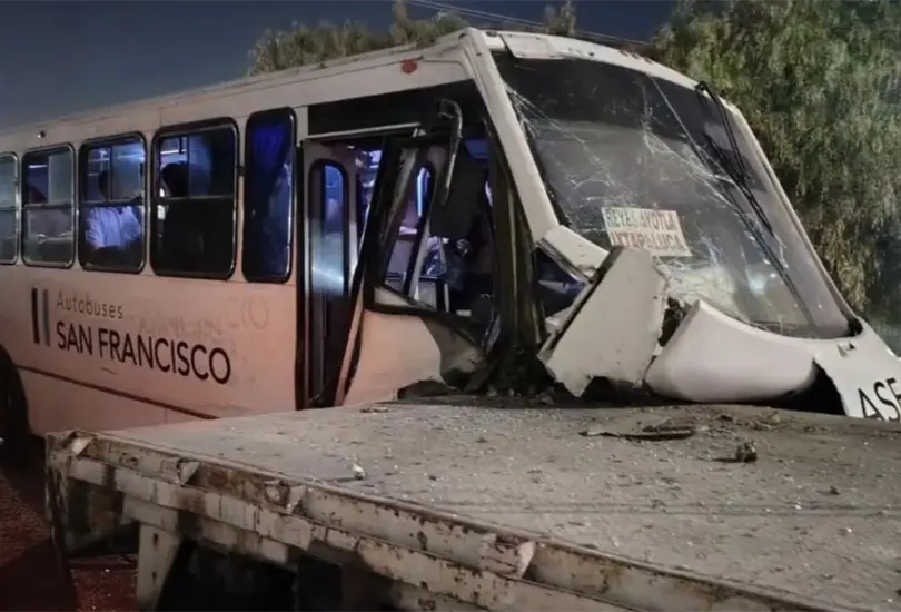 Los Reyes La Paz: choque de autob&uacute;s deja m&uacute;ltiples heridos