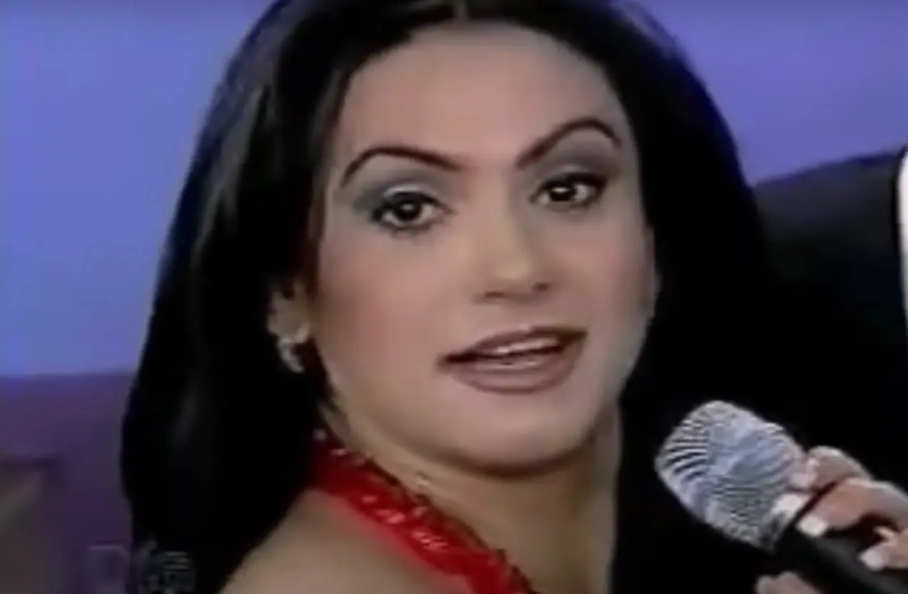 En 2005, Telemundo la eligi&oacute; como presentadora de '12 Corazones', consolidando su carrera televisiva.