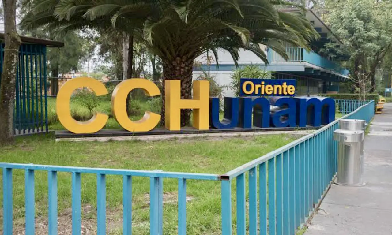  Estudiantes del CCH Oriente entran en paro indefinido 