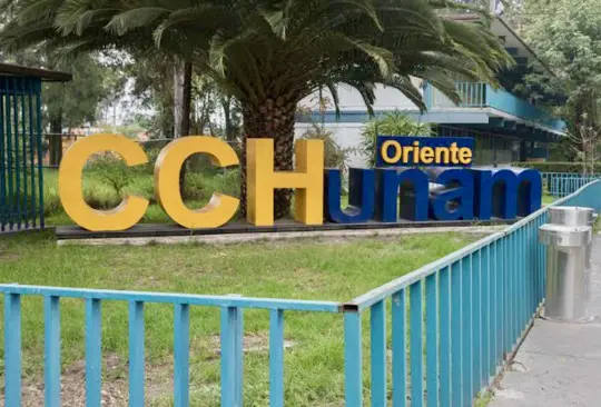 Estudiantes del CCH Oriente entran en paro indefinido