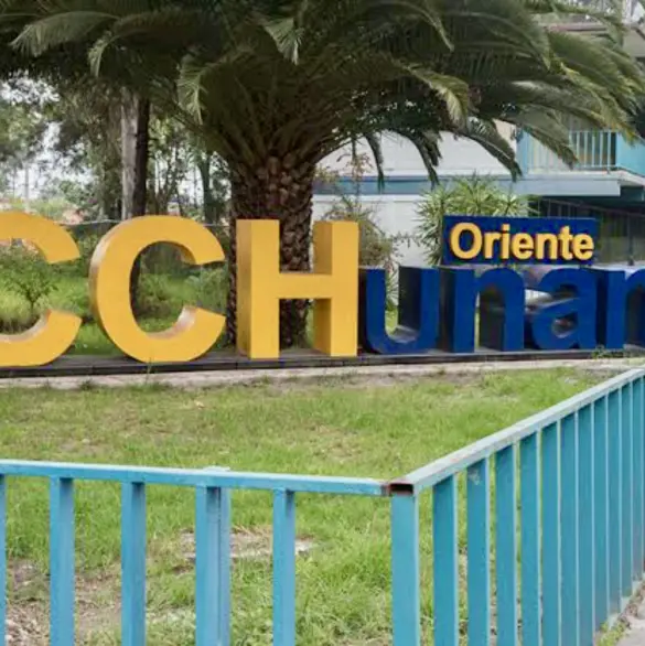 Estudiantes del CCH Oriente entran en paro indefinido