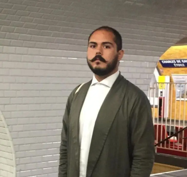 Ahora tiene 31 años, dejó la actuación y ahora trabaja como fotógrafo y cineasta para la casa productora LaPeste Studio.