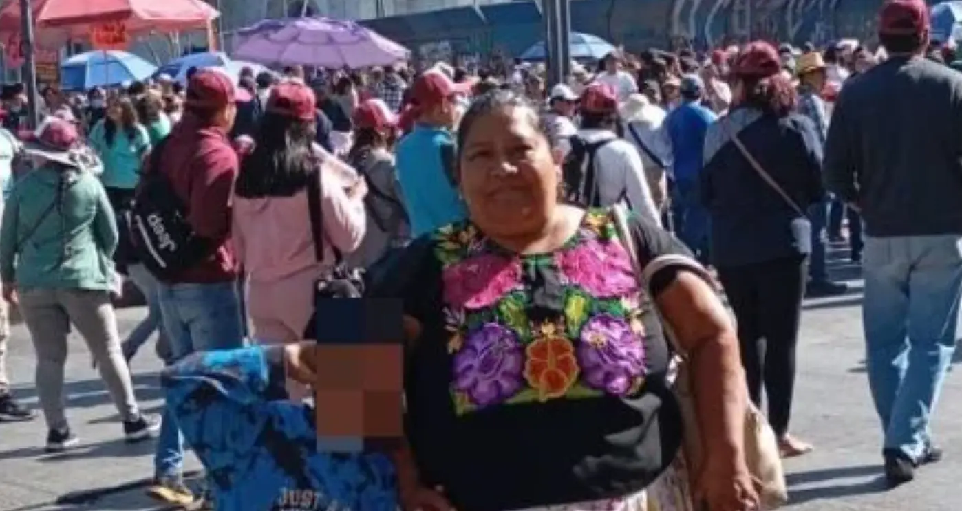  Viajó a la Ciudad de México junto a sus dos hijos pequeños. 