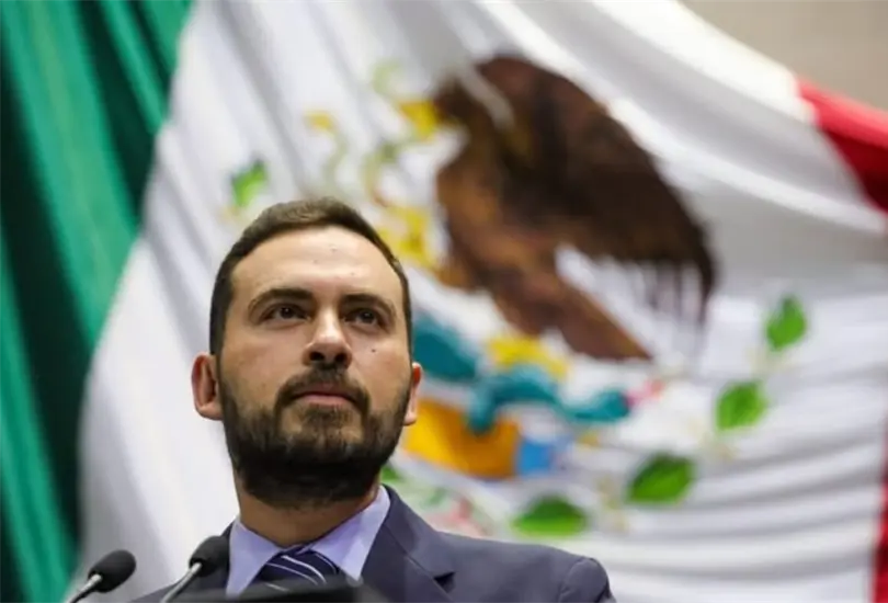 El diputado Alan M&aacute;rquez firma compromiso por la salud mental y la prevenci&oacute;n de la violencia en espacios educativos.