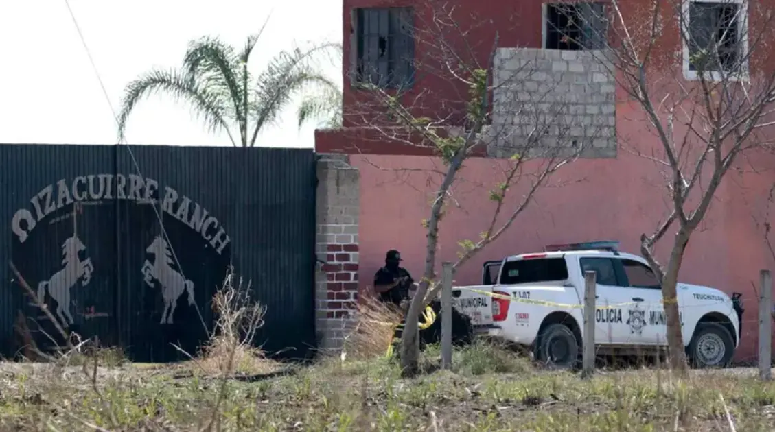 El Colectivo Guerreros Buscadores de Jalisco reveló el hallazgo de restos humanos, hornos crematorios, fosas y miles de prendas en un campo de exterminio. Especial
