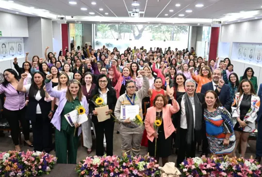 Luz Elena González Escobar destaca la brecha de género en el sector energético