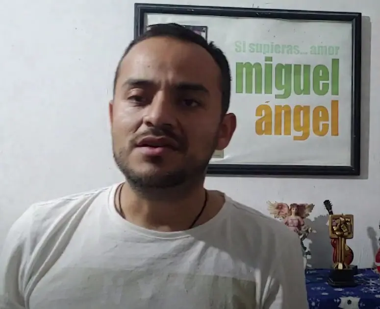 Actualmente, sigue cantando y se presenta en bares y restaurantes en Puebla.