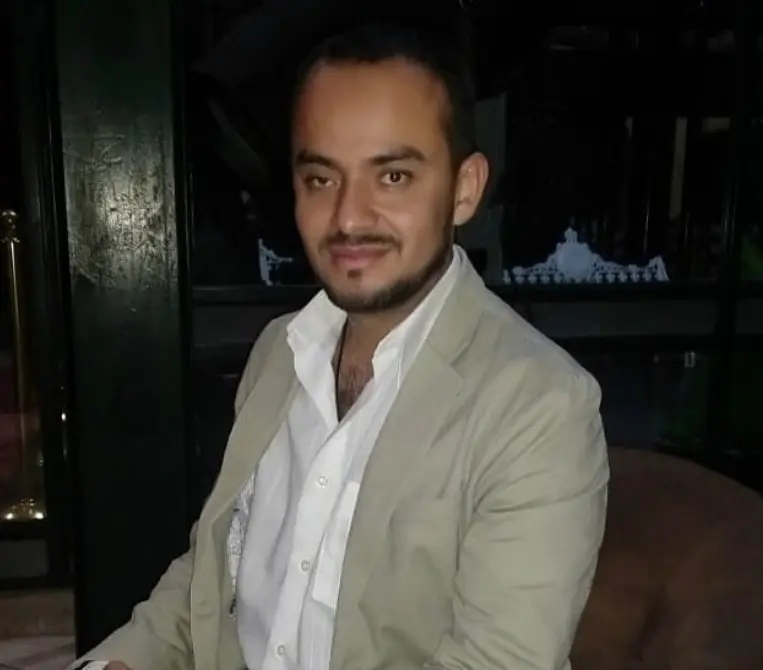 Para mantener a su familia, lleg&oacute; a vender celulares usados cuando su carrera musical decay&oacute;.<br>