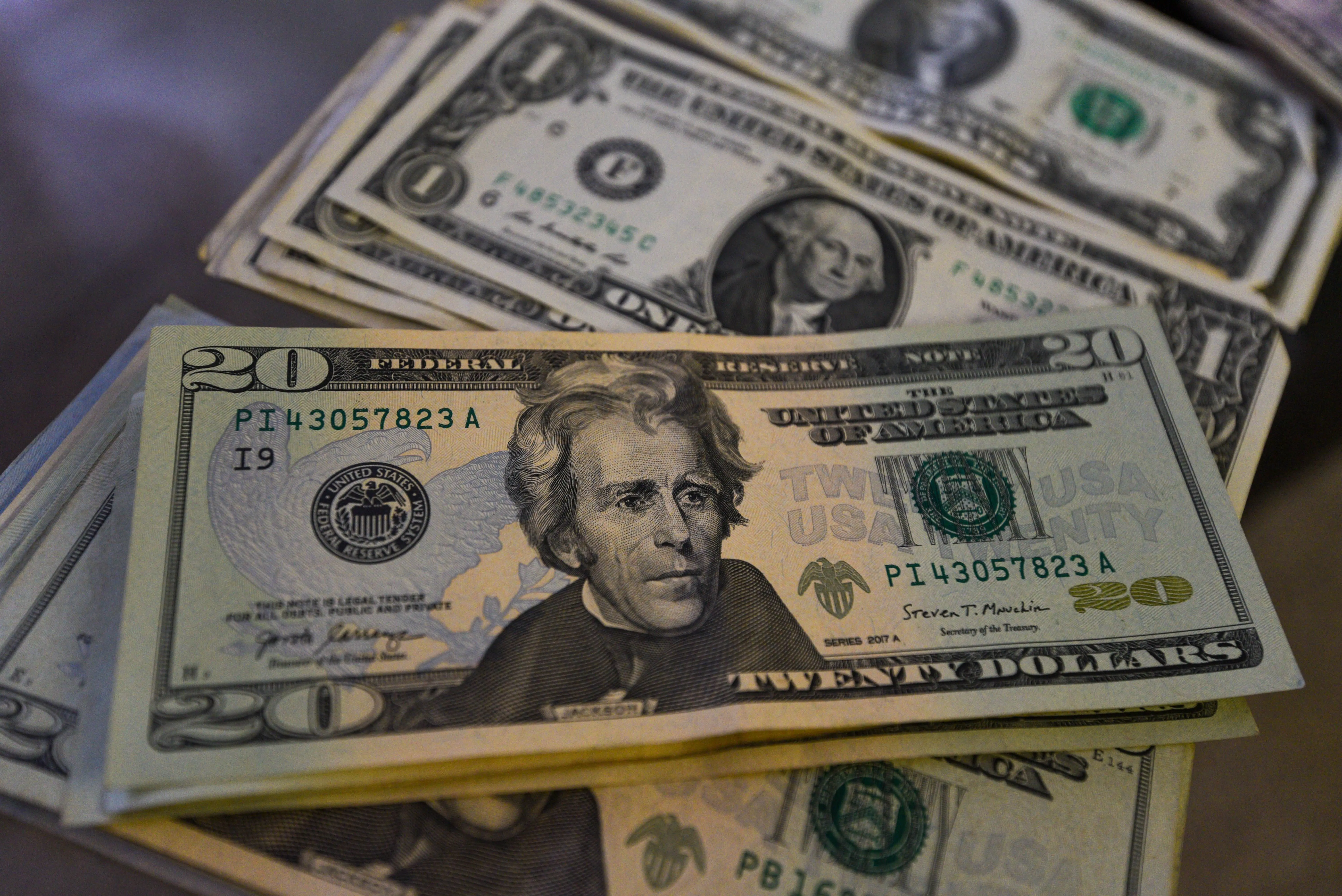 El precio del dólar en bancos. Cuartoscuro.