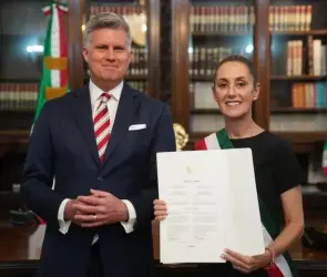 Sheinbaum recibe cartas credenciales de 23 embajadores