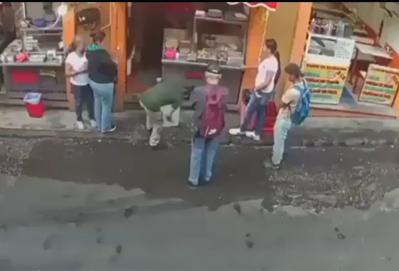 México Mágico: Mujer sin ropa corre tras sujeto que robó su bolso en Motel México Mágico: Mujer sin ropa corre tras sujeto que robó su bolso en Motel