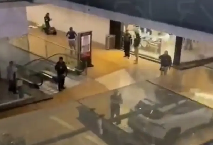 Terror en Mundo E: balacera y p&aacute;nico tras intento de asalto a joyer&iacute;a