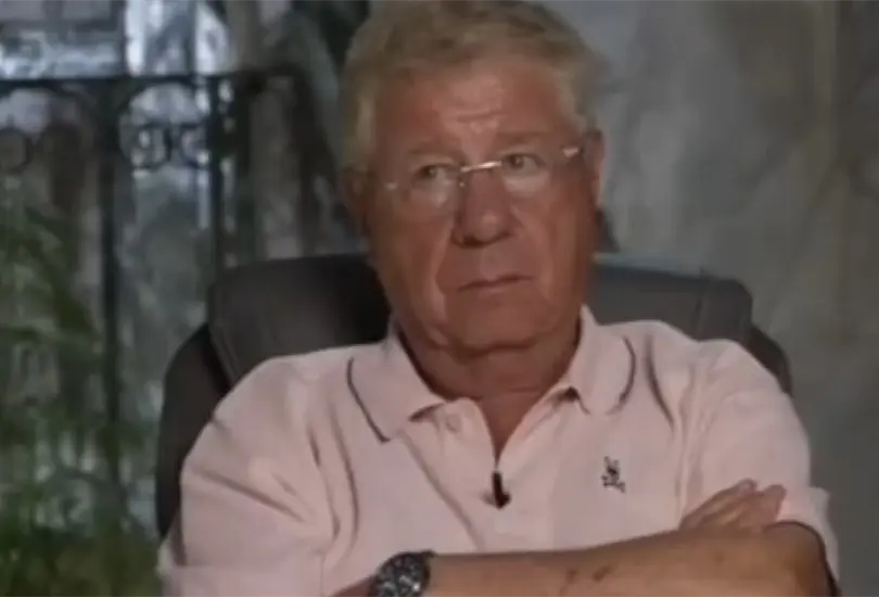 Carlos Alazraki en Atypical TE Ve. Carlos Alazraki en Atypical TE Ve.