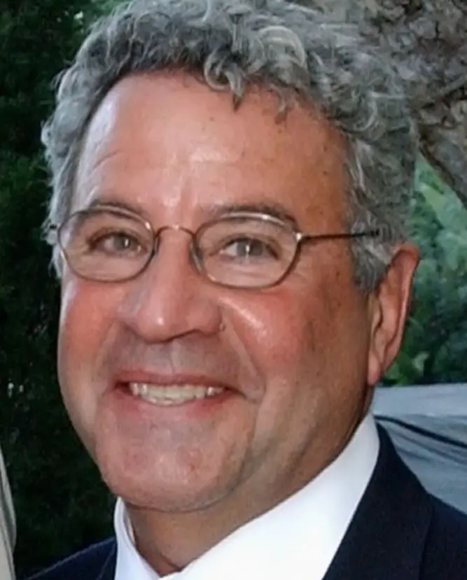 Ahora tiene 78 a&ntilde;os y es padre de dos hijas. Ha tenido peque&ntilde;os papeles en producciones como 'Vacaciones en el mar' y 'Lou Grant'.