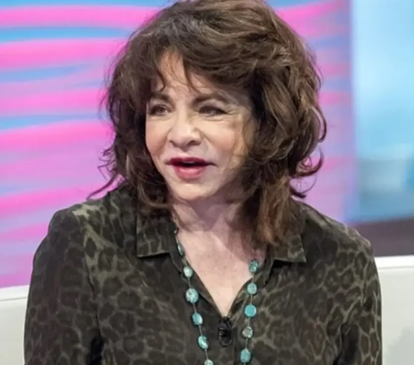 Ahora tiene 81 a&ntilde;os de edad, se ha divorciado cuatro veces y no tiene hijos. En los &uacute;ltimos a&ntilde;os ha participado en series como 'The Good Wife' y 'Urban Myths'.