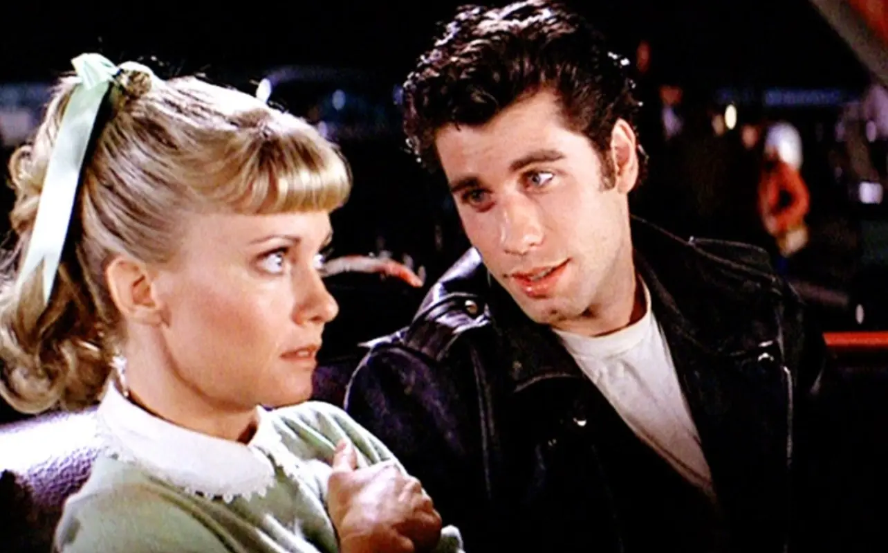 'Vaselina' ('Grease') fue una popular pel&iacute;cula musical de 1978, basada en el musical del mismo nombre. La historia sigue a Danny y Sandy, unos j&oacute;venes que tienen un romance de verano, creyendo que no se volver&aacute;n a ver, pero todo cambia cuando ella se inscribe en la misma escuela de Danny. &iquest;Qu&eacute; fue del elenco de 'Vaselina' a 47 a&ntilde;os del estreno?