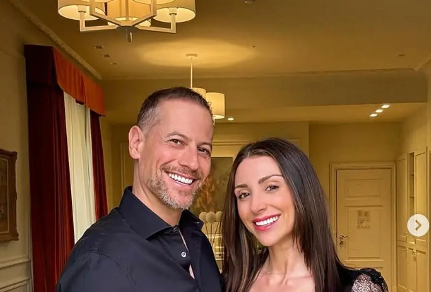 Ahora tiene 51 años, es padre de dos hijas y está comprometido con la actriz Bianca Wallace. Ha participado en series como Harrow, Ava y Liar.