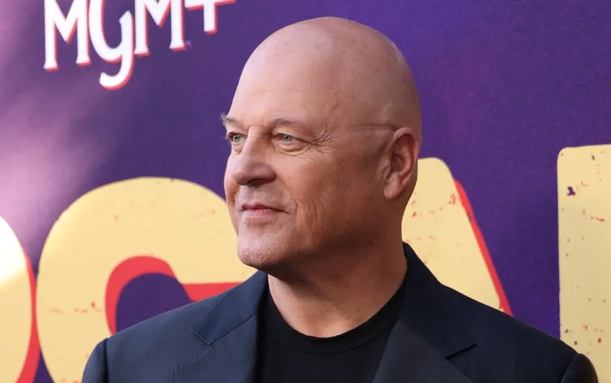 Ahora tiene 61 años y continúa casado con Michelle Morán. Ha trabajado en películas como El Halloween de Hubie y No miren arriba.