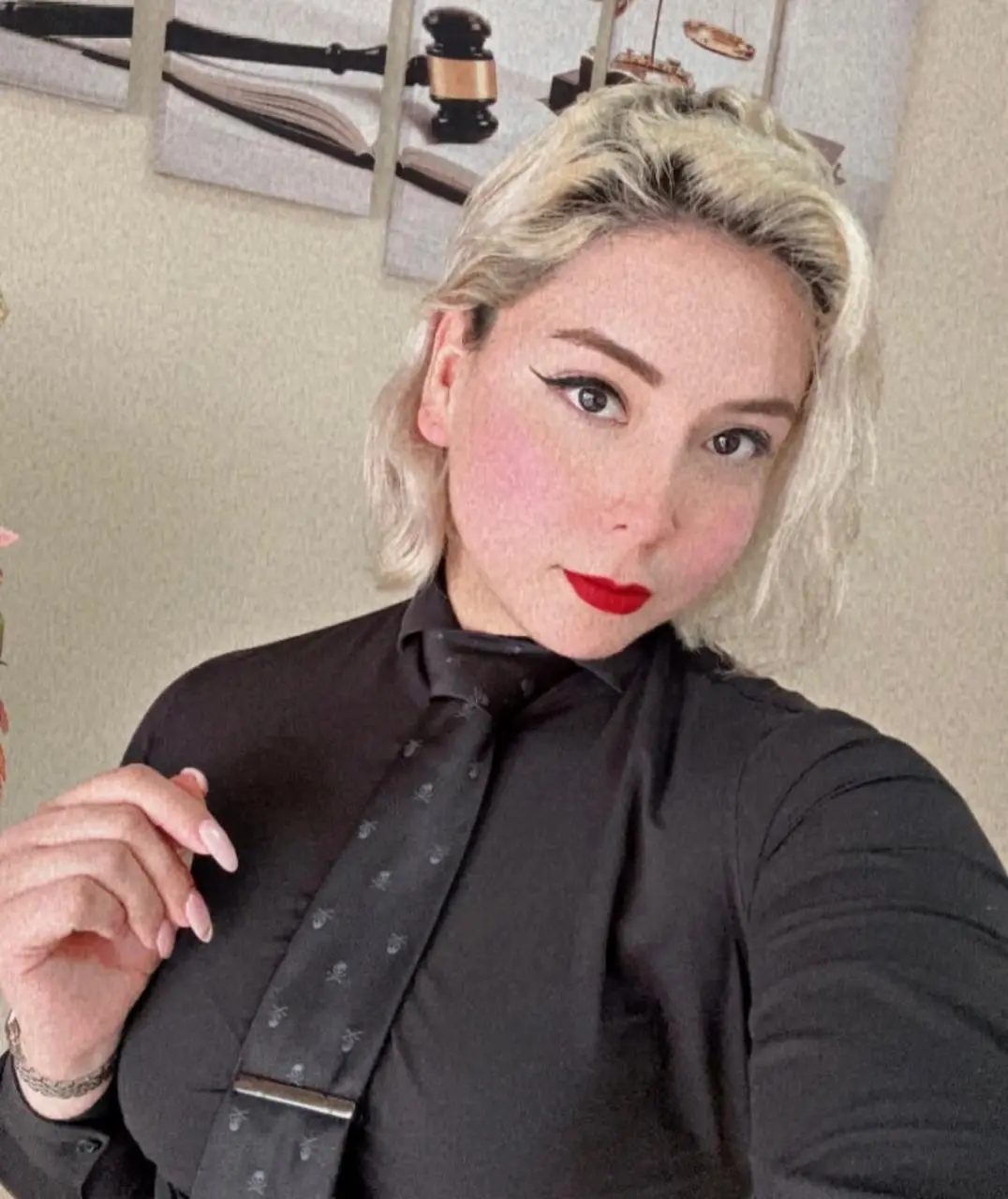 Ha realizado diplomados en Amparo y talleres de litigaci&oacute;n estrat&eacute;gica internacional.