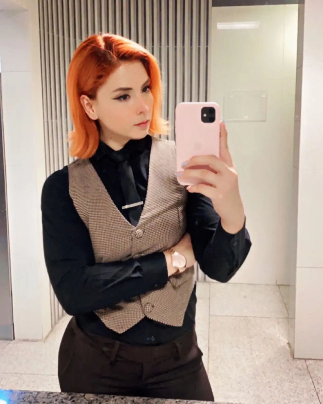 Seg&uacute;n la informaci&oacute;n que ha presentado, ha trabajado como abogada durante seis a&ntilde;os en diferentes ciudades de M&eacute;xico.