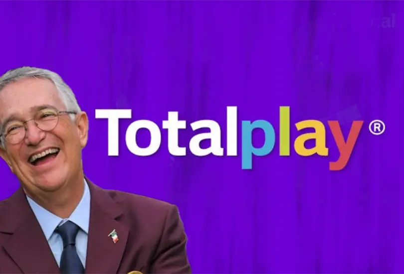 Ricardo Salinas defiende a Totalplay:  "No se dejen enga&ntilde;ar por gente p*ndeja y desinformada"