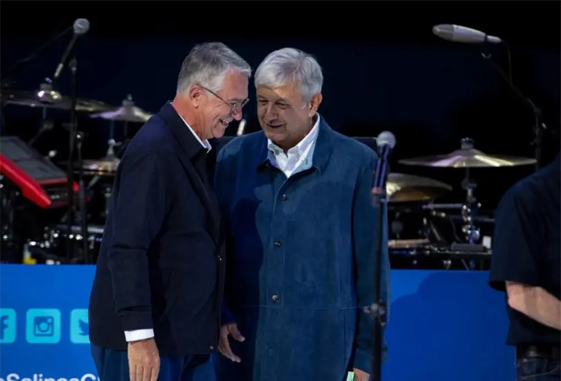 Ricardo Salinas Pliego y Andrés Manuel López Obrador solían ser amigos al principio del mandato del expresidente. Ricardo Salinas Pliego y Andrés Manuel López Obrador solían ser amigos al principio del mandato del expresidente.