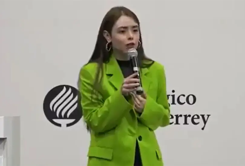 Maryfer Centeno asegura que la reina Isabel II admiraba su trabajo