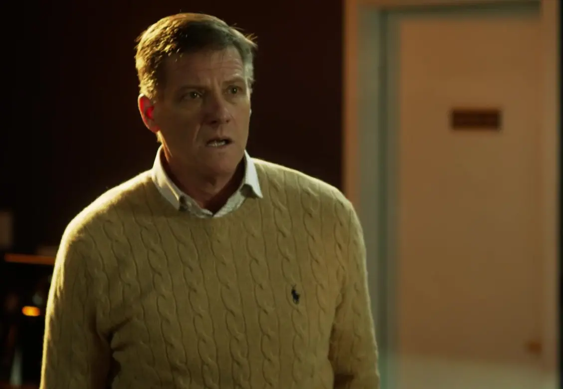 Ahora tiene 60 años, está casado con Laura Leighton y tiene 4 hijos. Ha trabajado en las series 'The Rookie' y 'Dirty John'.