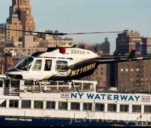 Momento exacto en que un helicóptero se estrella en el río Hudson