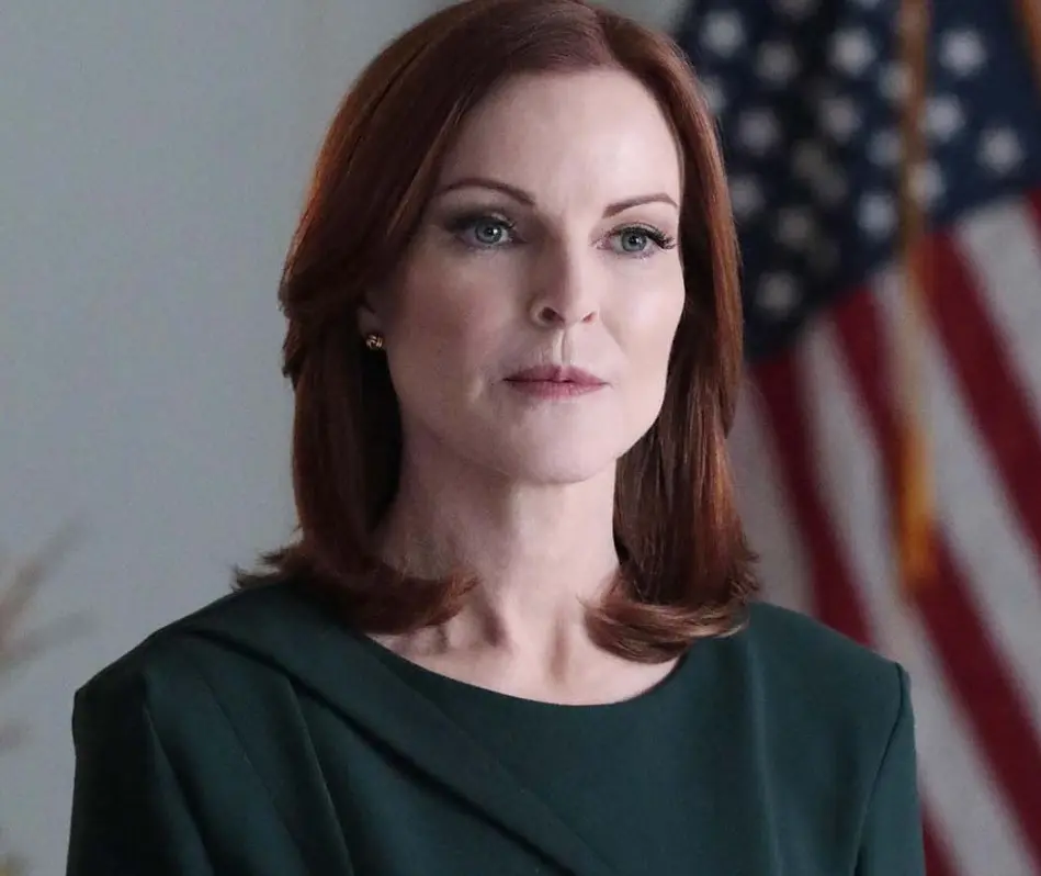 Ahora tiene 63 años, está casada con Tom Mahoney y tienen dos hijas. Ha participado en series como 'Quantico' y 'Soundtrack'.<br>