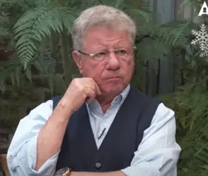 "Si no me dan, ¿cómo les pago?": Carlos Alazraki, al borde del colapso tras sabotaje del vecino