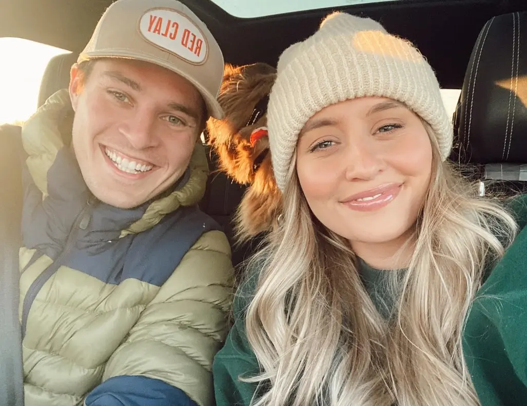 Ahora tiene 32 años, está casado con Kristin Lauria y tienen un hijo. Aprovechó su fama como actor para volverse influencer.