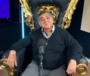 Carlos Bonavides confronta a reportero que se burló de él por trabajar en la calle