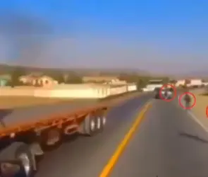 Trailero frustra asalto en Puebla: les lanza el tráiler a delincuentes armados