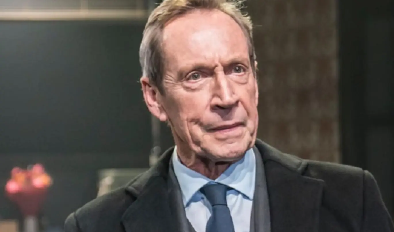 Ahora tiene 76 años, y es padre de una hija. Ha trabajado en películas como 'Un escándalo muy inglés' y 'Trollhunters: El despertar de los titanes'.