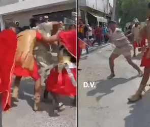 Viacrucis termina en golpiza real: soldados romanos arrastran a actor y este se defiende a golpes