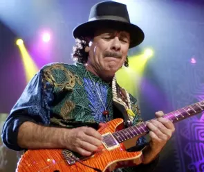 Hospitalizan de emergencia al famoso guitarrista Carlos Santana 