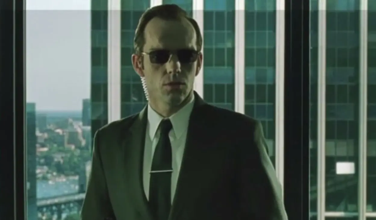 Hugo Weaving interpret&oacute; al Agente Smith