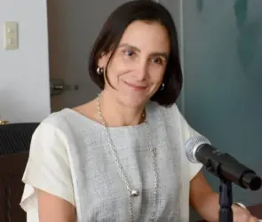 Luz Elena González anuncia nuevo comité para regular contratos de la Sener