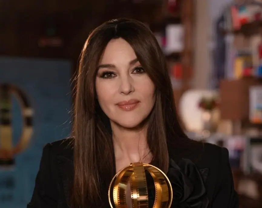 Ahora tiene 60 a&ntilde;os, es madre de una hija y mantiene un noviazgo con Tim Burton. Ha aparecido en cintas como 'El aprendiz de brujo' y 'Spectre'.