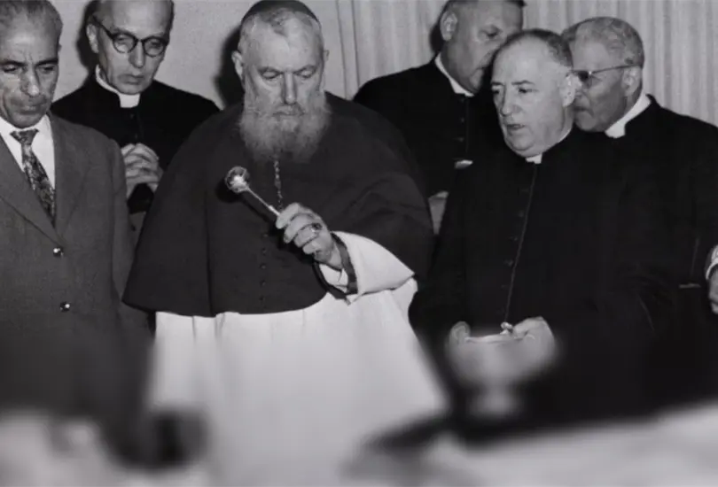 El cuerpo del papa Pio XII explot&oacute; en su funeral.