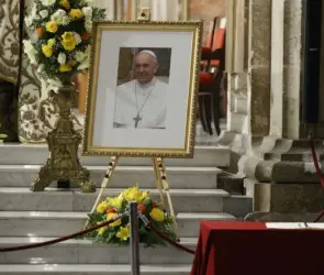 De Trump a Milei: Líderes cuestionados por Francisco lo despedirán con honores