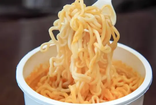 Existe una opción saludable y rápida para comer sopa. Existe una opción saludable y rápida para comer sopa.