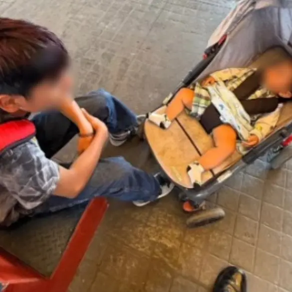 "Mi hermano lloraba de hambre": hallan a niño viajando con bebé en Pantitlán; buscaba a sus papás