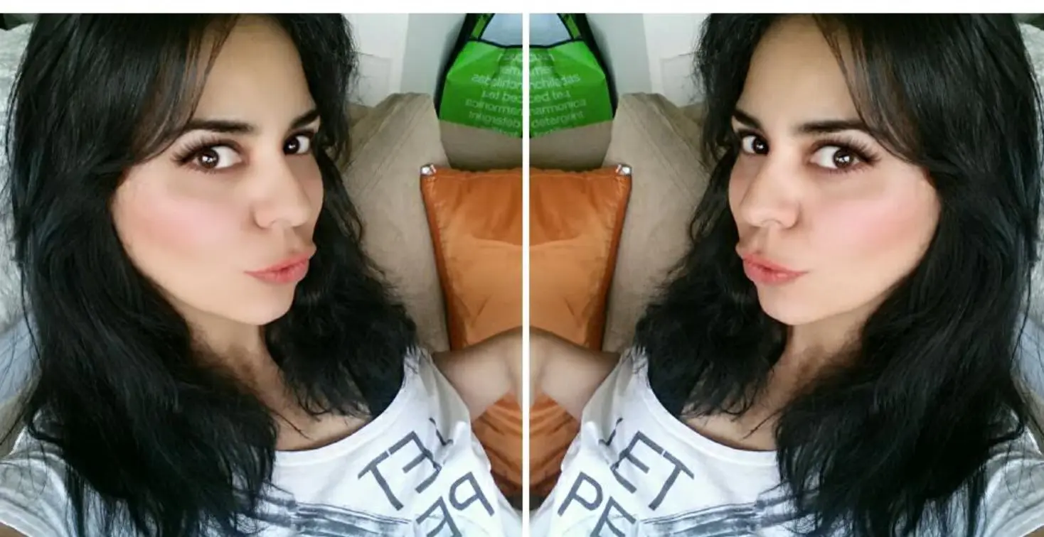 Adem&aacute;s, incursion&oacute; en el teatro independiente.