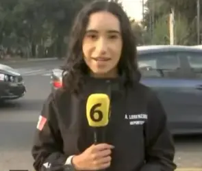 Areli Lorenzana, reportera de Telediario, es pinchada por un sujeto en enlace en vivo