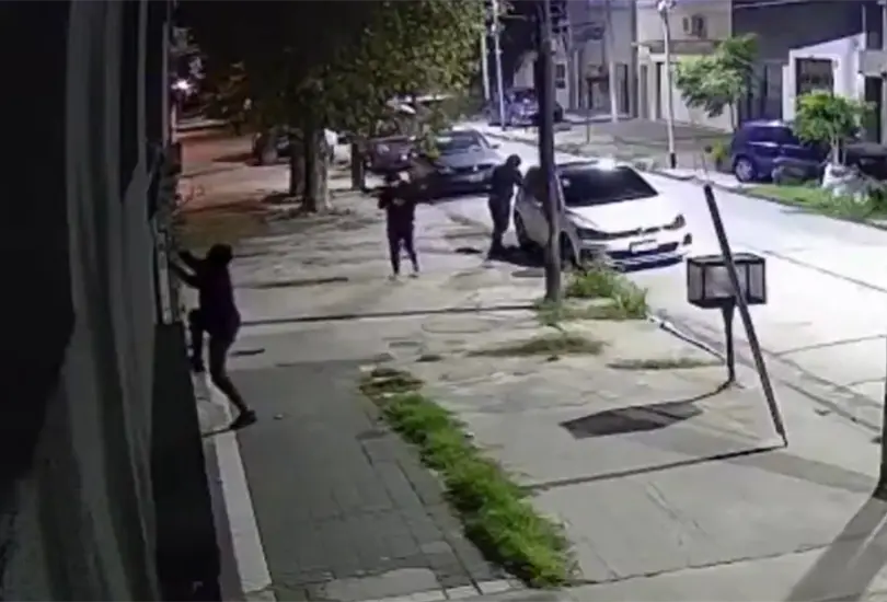 Ladrones entran a casa de jubilado, lo golpean y le roban 4 mil d&oacute;lares