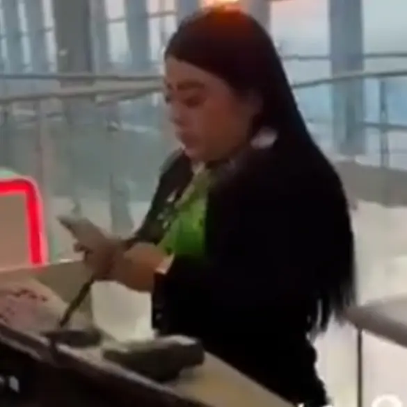 Viva Aerobús sobrevende vuelo y deja varados a pasajeros con equipaje documentado