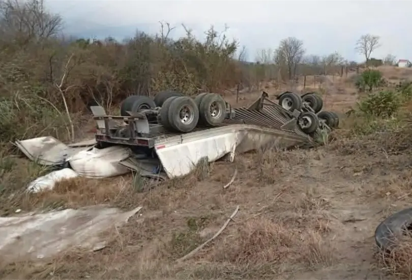 Abuelito muere aplastado por tr&aacute;iler en rapi&ntilde;a de az&uacute;car